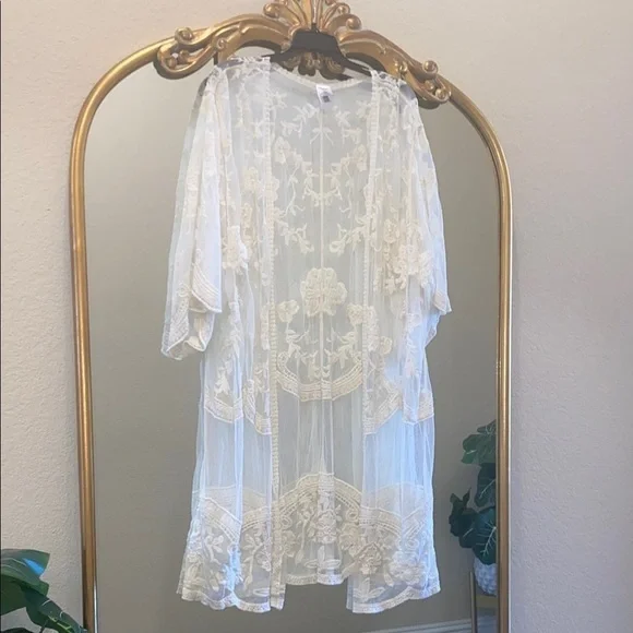 Elegant Sheer Lace Kimono Size L/XL - Picture 3 of 8